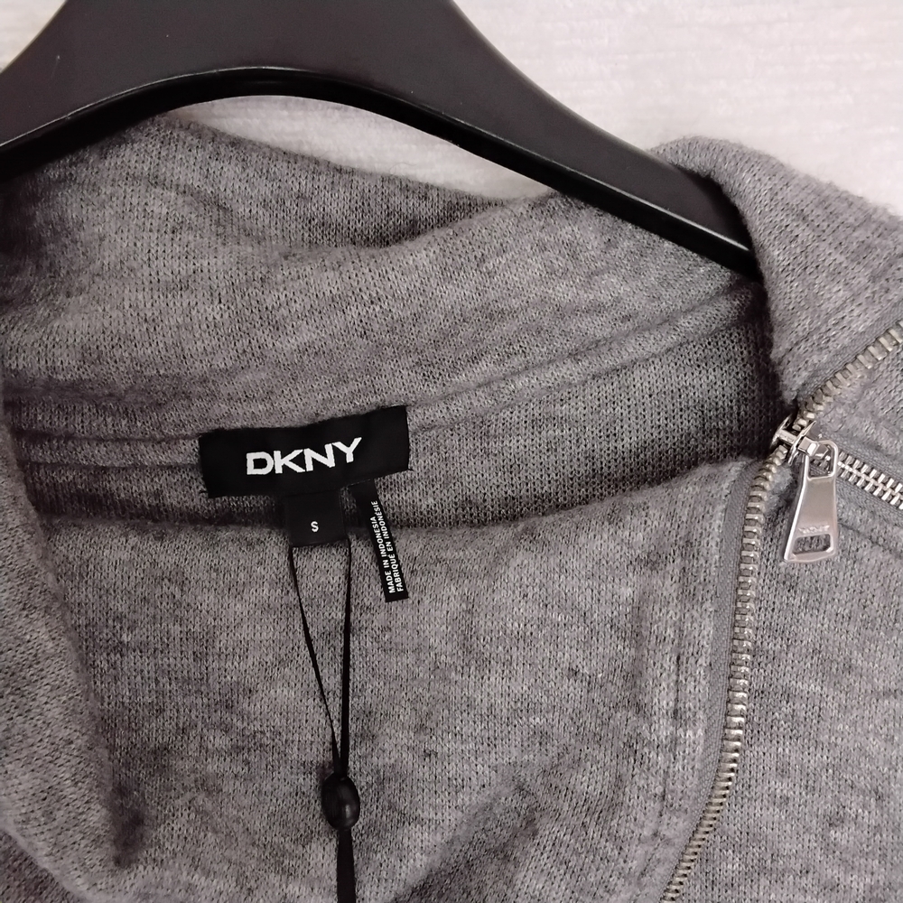 Donna Karen NY Gray Cropped  Sweater Size S. Zipper NWT - Picture 3 of 8